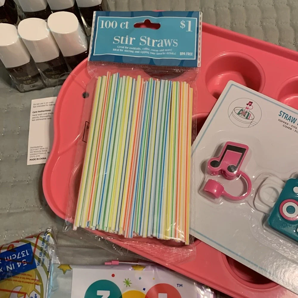 Party Up Girls 40 Pc Party Set NEW Fur Pens Tablecloths Bingo/Prizes & much more